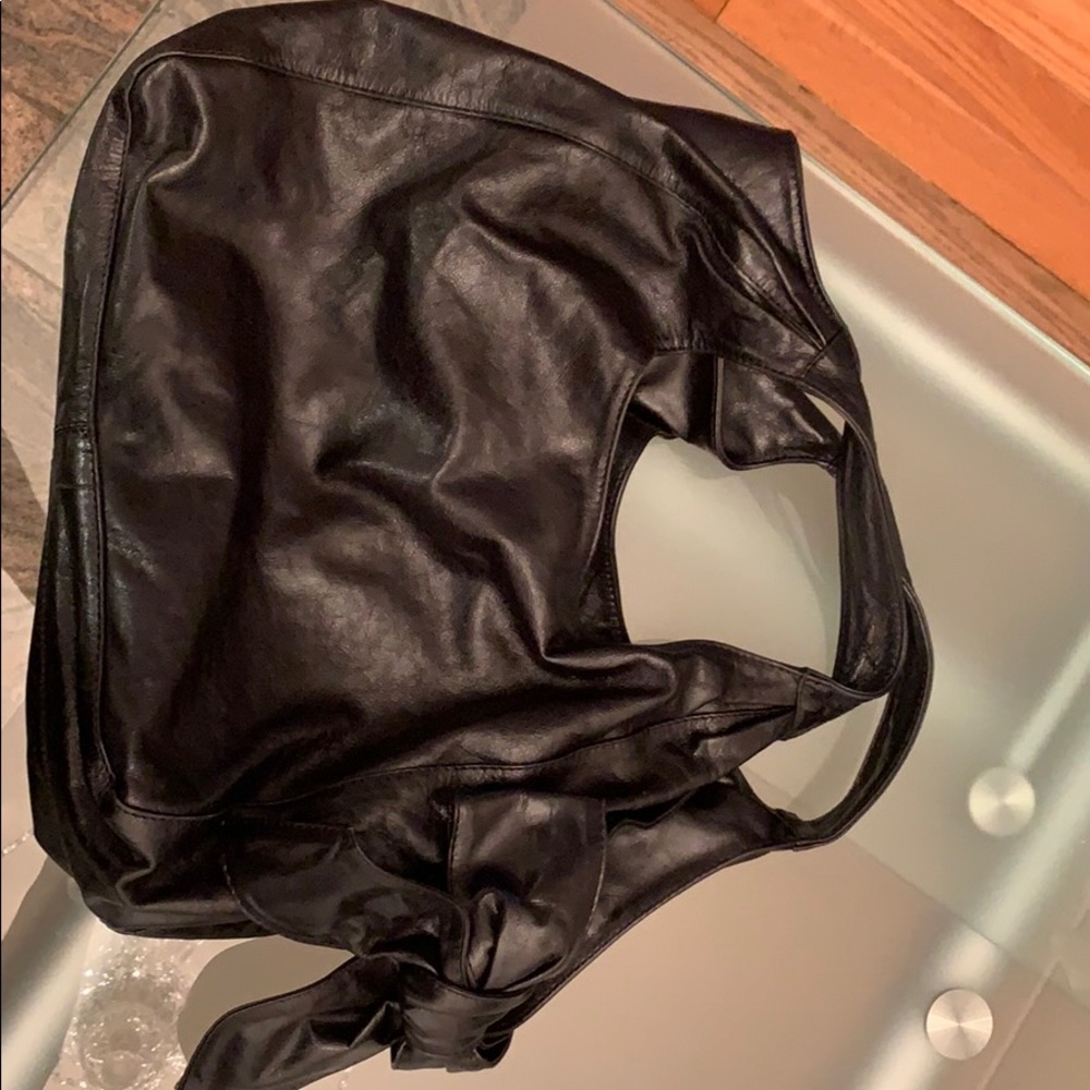 Pre-Loved,Gorgeous Valentino Black Hobo LeatherBag - Picture 7 of 8